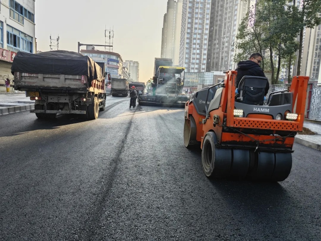 30号线一期玉石站正在进行周边路面恢复